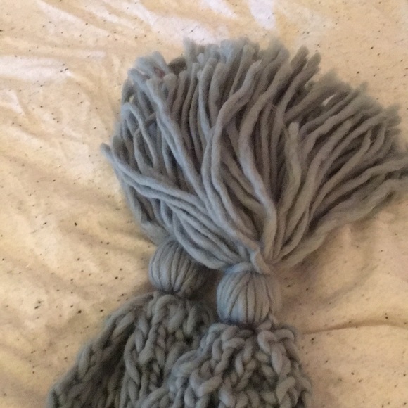 EUC - Chunky Knit Hat & Scarf Set (Teal) OS - Picture 3 of 4